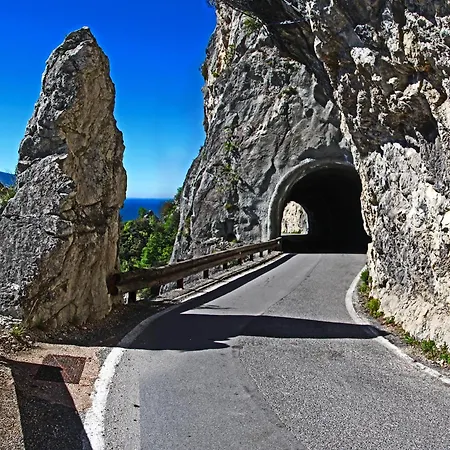 Attico Florian Vesio By Gardadomusmea Tremosine