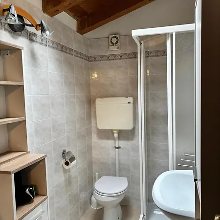 Apartment Attico Florian Vesio By Gardadomusmea